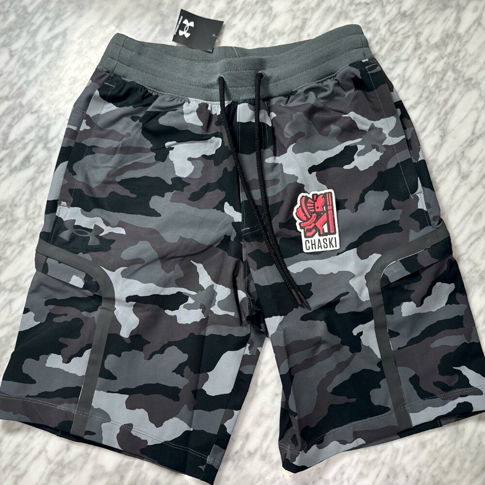 Under Armour Sportstyle Elite Cargo Shorts 9” Black Camo 1373868-002 Men medium